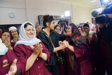 Президент Ильхам Алиев и Первая леди Мехрибан Алиева приняли участие в открытии Гобустанского филиала ОАО «Азерхалча» (ФОТО) (версия 2)