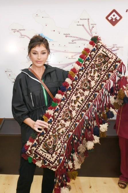 Президент Ильхам Алиев и Первая леди Мехрибан Алиева приняли участие в открытии Гобустанского филиала ОАО «Азерхалча» (ФОТО) (версия 2)