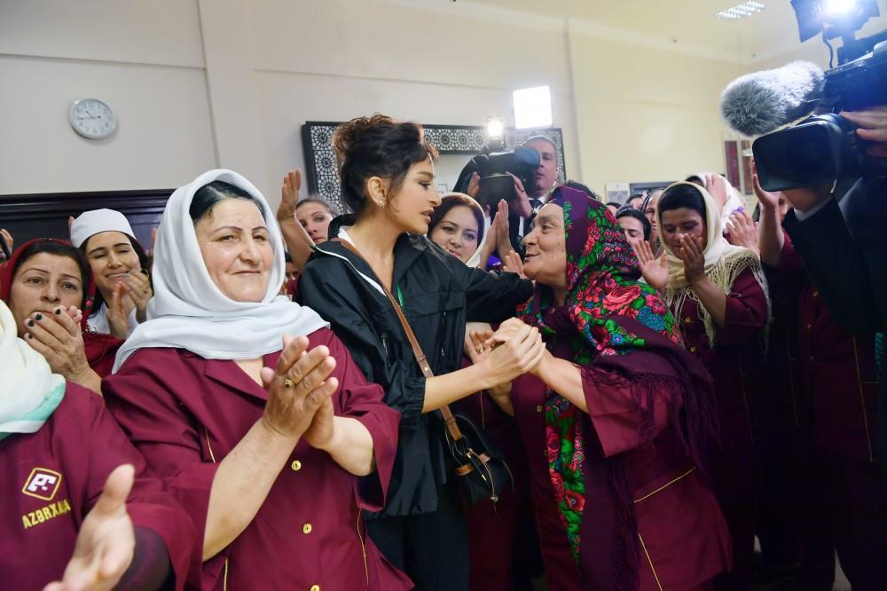 Президент Ильхам Алиев и Первая леди Мехрибан Алиева приняли участие в открытии Гобустанского филиала ОАО «Азерхалча» (ФОТО) (версия 2)