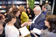 Кямал Абдулла представил "Долину кудесников", где царит вечная весна, правда и красота (ФОТО)