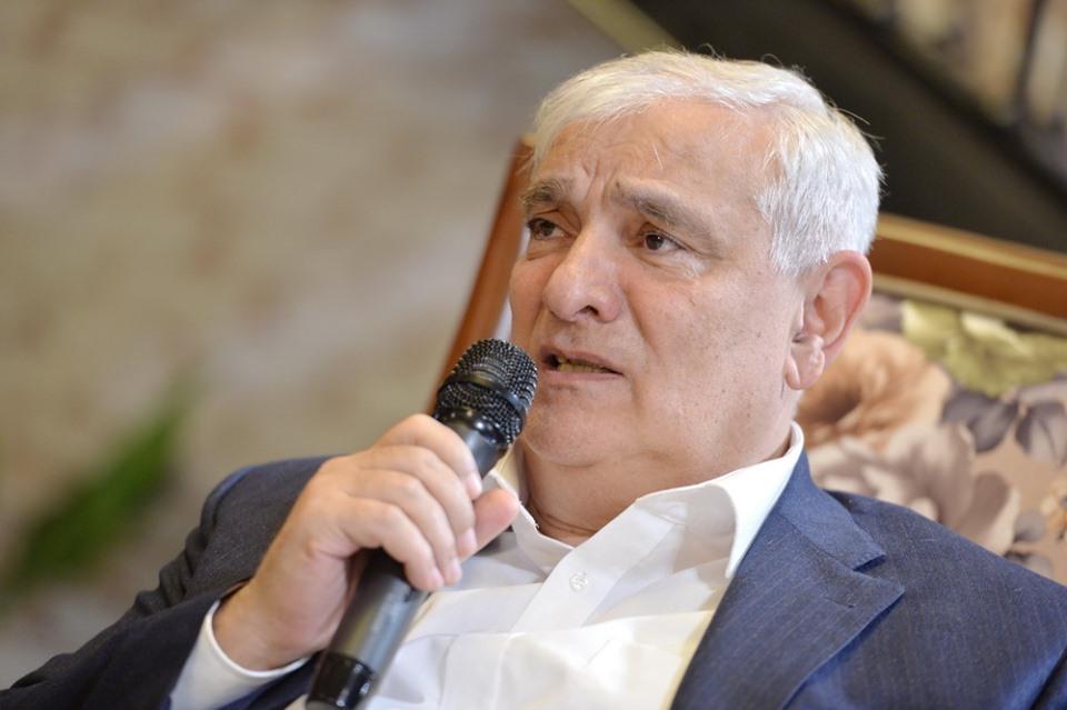 Кямал Абдулла представил "Долину кудесников", где царит вечная весна, правда и красота (ФОТО)