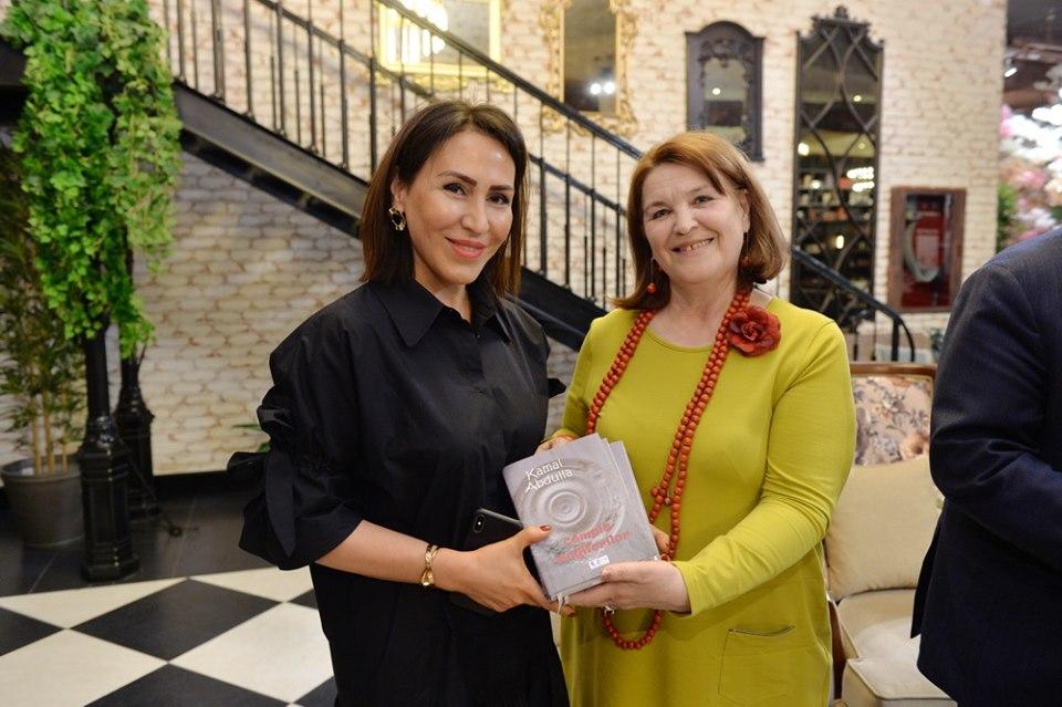 Кямал Абдулла представил "Долину кудесников", где царит вечная весна, правда и красота (ФОТО)