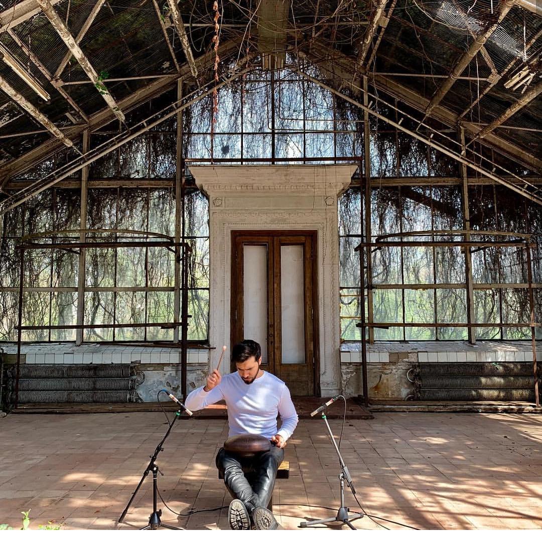 Человек-оркестр из Азербайджана на евросонге в Израиле  (ФОТО, ВИДЕО)