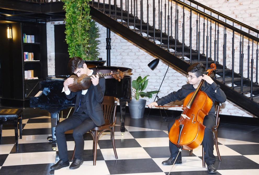 Вице-президент Фонда Гейдара Алиева Лейла Алиева приняла участие в открытии художественной выставки «Мой путь проходит через Карабах» (ФОТО)