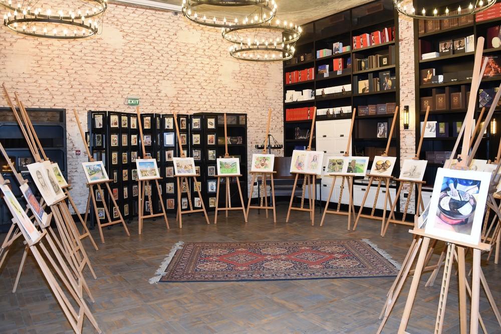 Вице-президент Фонда Гейдара Алиева Лейла Алиева приняла участие в открытии художественной выставки «Мой путь проходит через Карабах» (ФОТО)