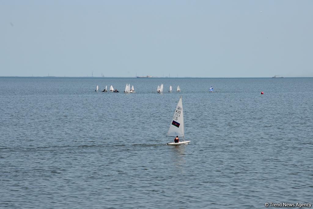 В Баку проходит регата парусных яхт, посвященная 96-й годовщине со дня рождения великого лидера Гейдара Алиева (ФОТОРЕПОРТАЖ)