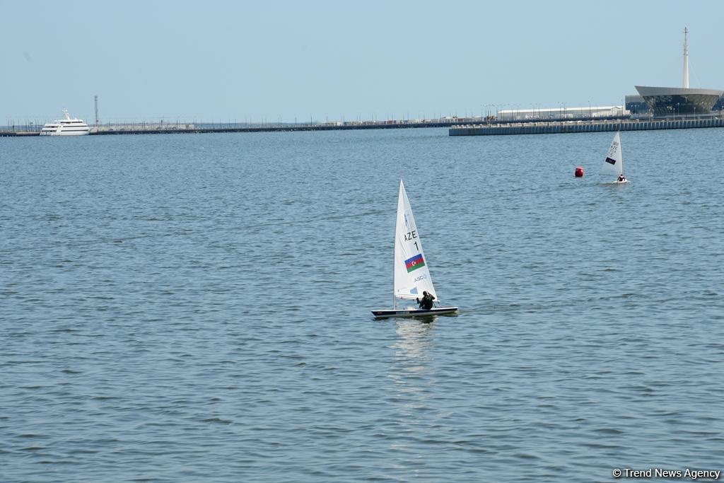 В Баку проходит регата парусных яхт, посвященная 96-й годовщине со дня рождения великого лидера Гейдара Алиева (ФОТОРЕПОРТАЖ)