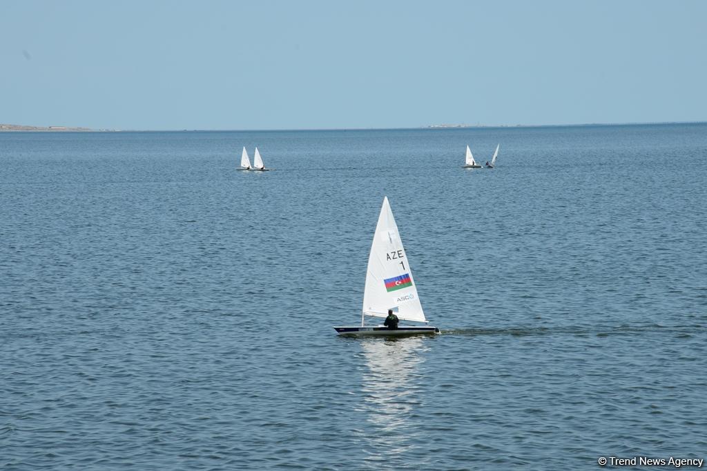В Баку проходит регата парусных яхт, посвященная 96-й годовщине со дня рождения великого лидера Гейдара Алиева (ФОТОРЕПОРТАЖ)