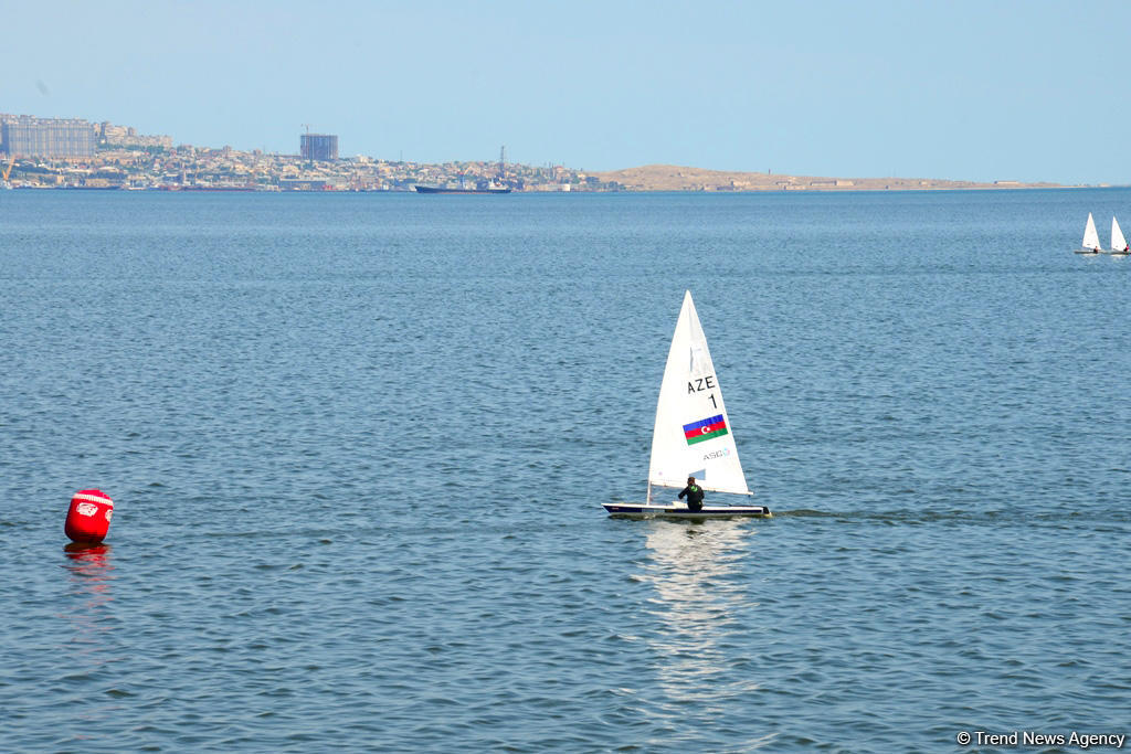 В Баку проходит регата парусных яхт, посвященная 96-й годовщине со дня рождения великого лидера Гейдара Алиева (ФОТОРЕПОРТАЖ)
