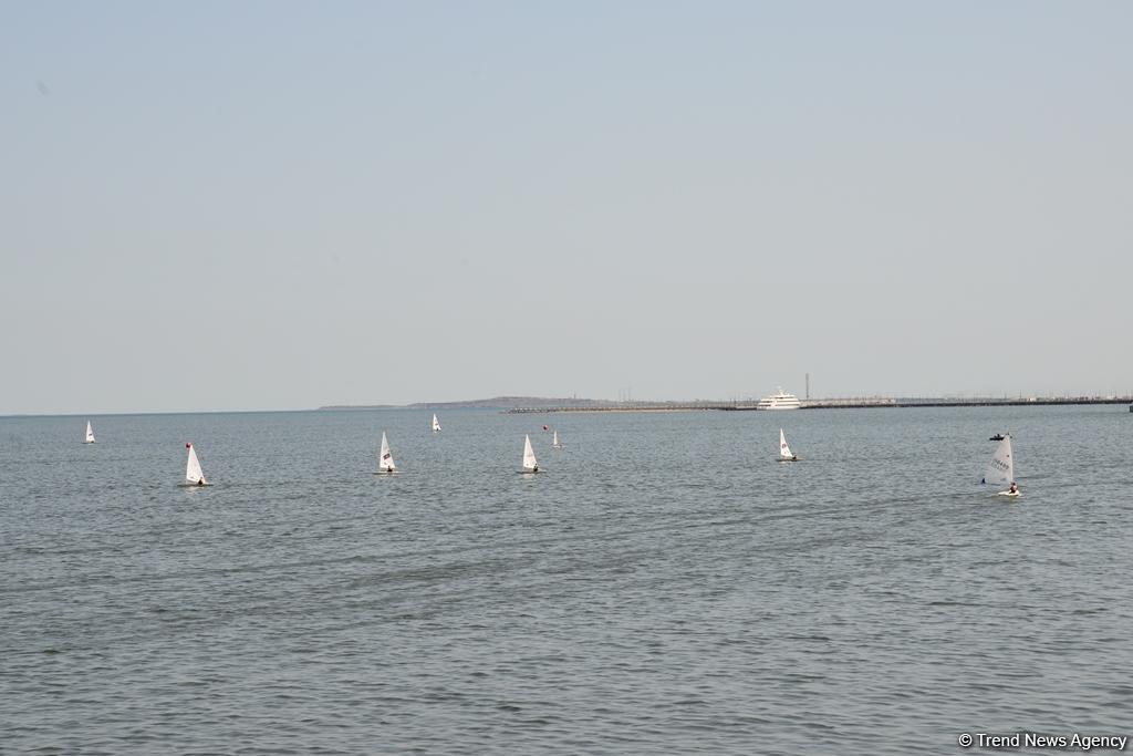 В Баку проходит регата парусных яхт, посвященная 96-й годовщине со дня рождения великого лидера Гейдара Алиева (ФОТОРЕПОРТАЖ)