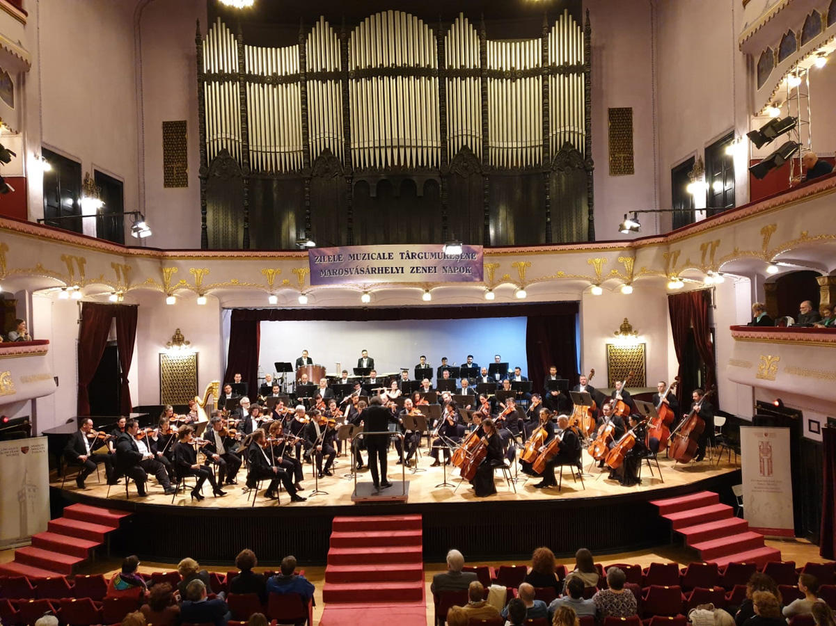 "Поцелуй феи" от азербайджанского дирижера