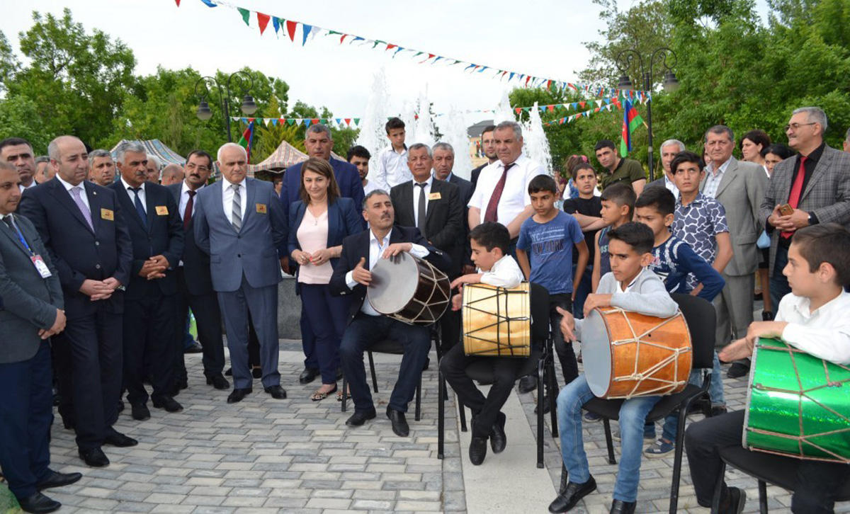 Как в Кюрдамире гостей встречали национальными сладостями (ФОТО)