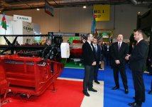 Президент Ильхам Алиев ознакомился с международными выставками WorldFood Azerbaijan и Caspian Agro (ФОТО) (версия 2)