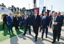 Президент Ильхам Алиев ознакомился с международными выставками WorldFood Azerbaijan и Caspian Agro (ФОТО) (версия 2)