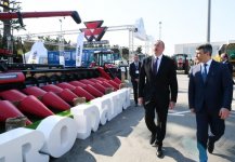 Президент Ильхам Алиев ознакомился с международными выставками WorldFood Azerbaijan и Caspian Agro (ФОТО) (версия 2)