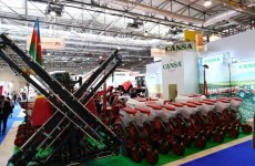 Президент Ильхам Алиев ознакомился с международными выставками WorldFood Azerbaijan и Caspian Agro (ФОТО) (версия 2)