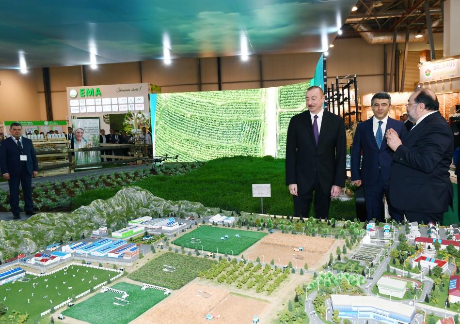 Президент Ильхам Алиев ознакомился с международными выставками WorldFood Azerbaijan и Caspian Agro (ФОТО) (версия 2)