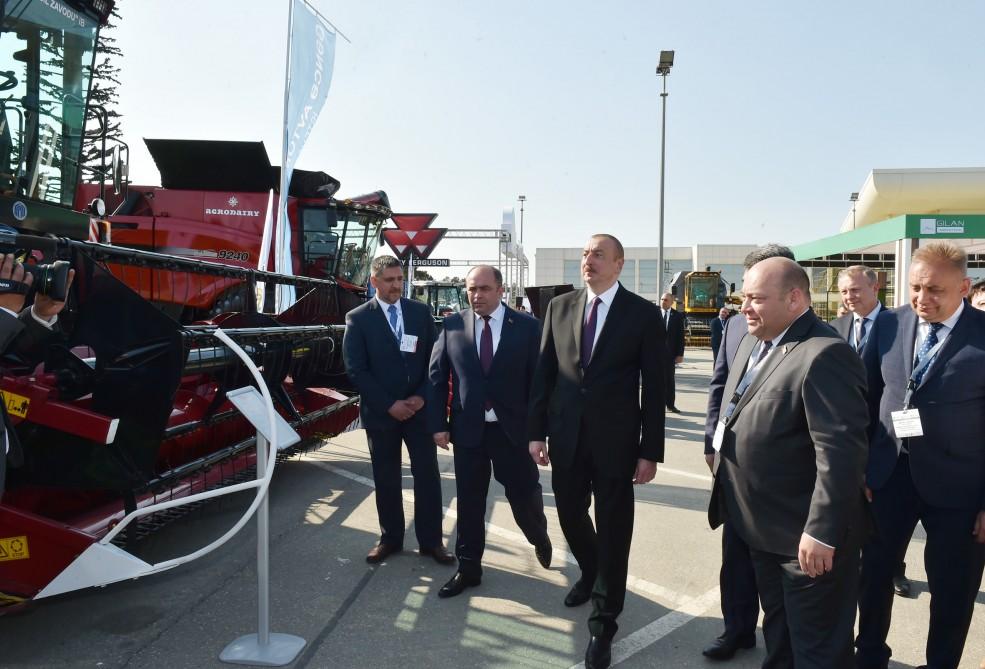 Президент Ильхам Алиев ознакомился с международными выставками WorldFood Azerbaijan и Caspian Agro (ФОТО) (версия 2)