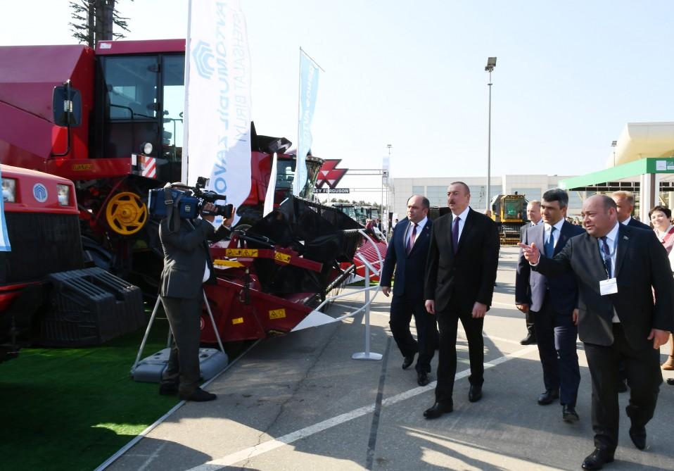 Президент Ильхам Алиев ознакомился с международными выставками WorldFood Azerbaijan и Caspian Agro (ФОТО) (версия 2)
