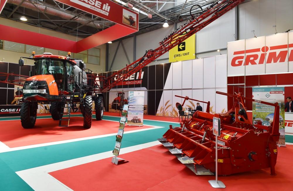 Президент Ильхам Алиев ознакомился с международными выставками WorldFood Azerbaijan и Caspian Agro (ФОТО) (версия 2)