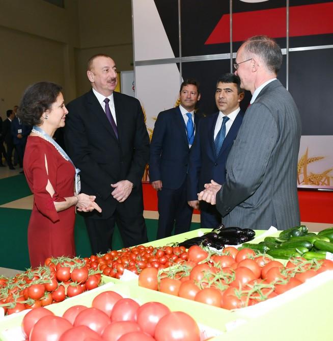 Президент Ильхам Алиев ознакомился с международными выставками WorldFood Azerbaijan и Caspian Agro (ФОТО) (версия 2)