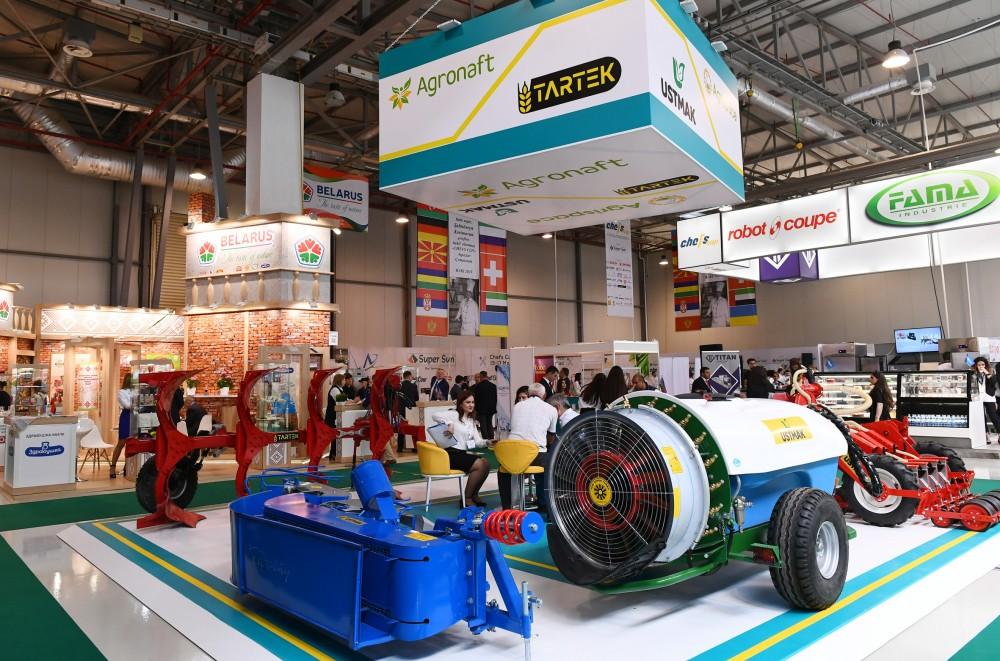 Президент Ильхам Алиев ознакомился с международными выставками WorldFood Azerbaijan и Caspian Agro (ФОТО) (версия 2)