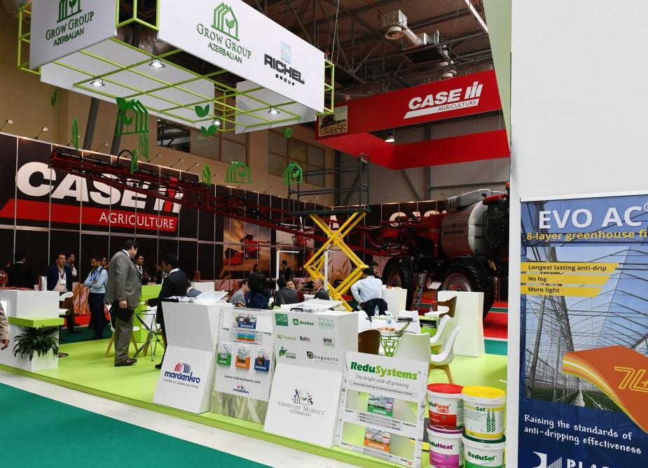 Президент Ильхам Алиев ознакомился с международными выставками WorldFood Azerbaijan и Caspian Agro (ФОТО) (версия 2)