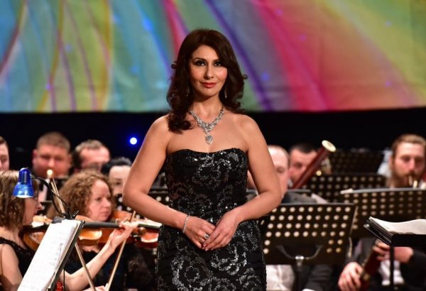 Азербайджанская Наргиз в Беларуси и Украине (ВИДЕО, ФОТО)