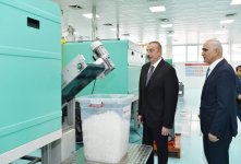 Президент Ильхам Алиев принял участие в открытии завода по производству шприцев в Пираллахинском промышленном парке (ФОТО)