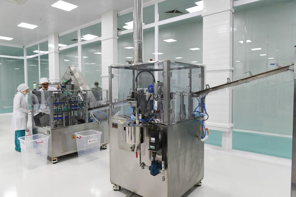 Президент Ильхам Алиев принял участие в открытии завода по производству шприцев в Пираллахинском промышленном парке (ФОТО)