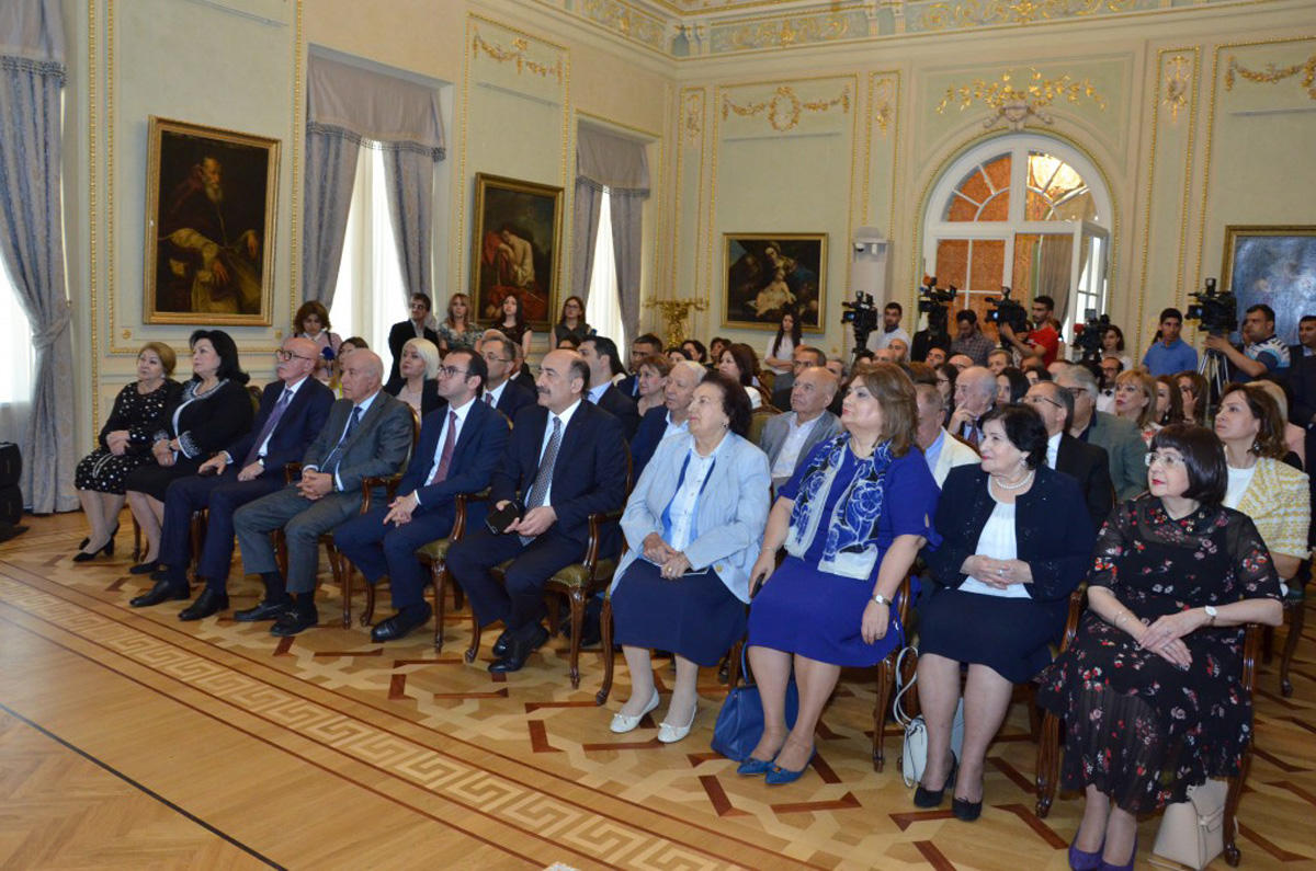 В Баку прошла церемония награждения лучших директоров музеев (ФОТО)