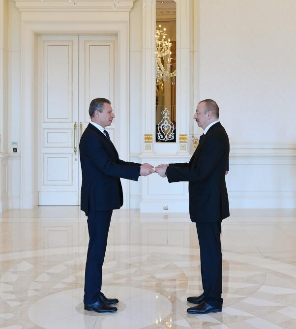Президент Ильхам Алиев принял верительные грамоты нового посла Украины (ФОТО)