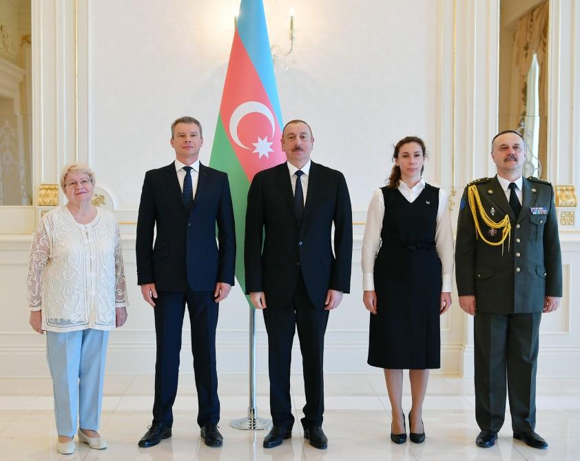 Президент Ильхам Алиев принял верительные грамоты нового посла Украины (ФОТО)