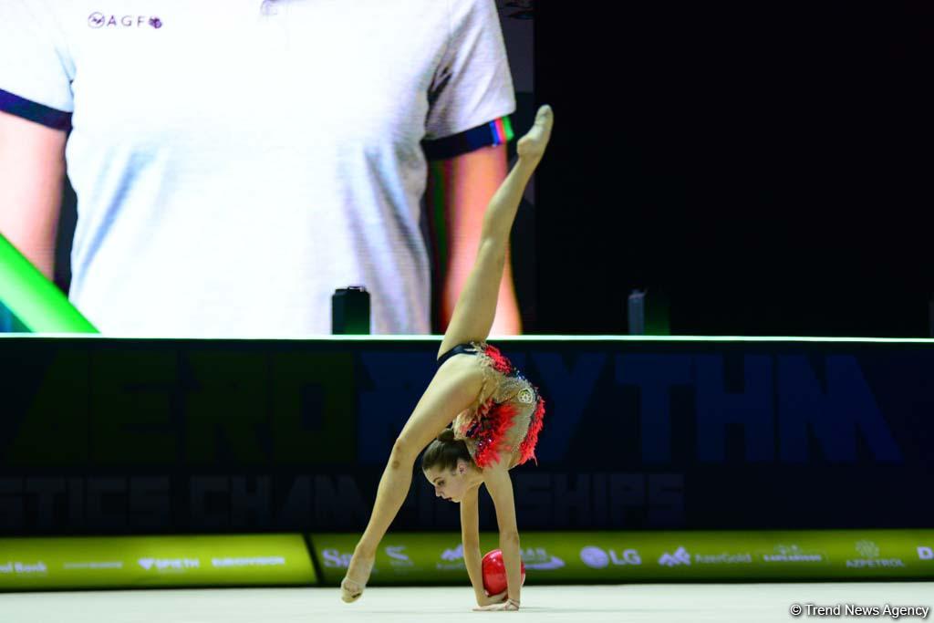 В Национальной арене гимнастики в Баку продолжаются соревнования Чемпионата Европы (ФОТО)