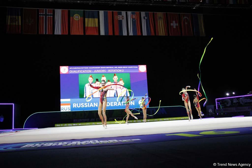В рамках третьего дня Чемпионата Европы в Баку проходят выступление групповых команд в упражнениях с пятью лентами (ФОТО)
