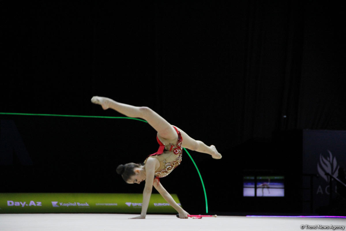 В Национальной арене гимнастики в Баку продолжаются соревнования в рамках третьего дня Чемпионата Европы (ФОТО)