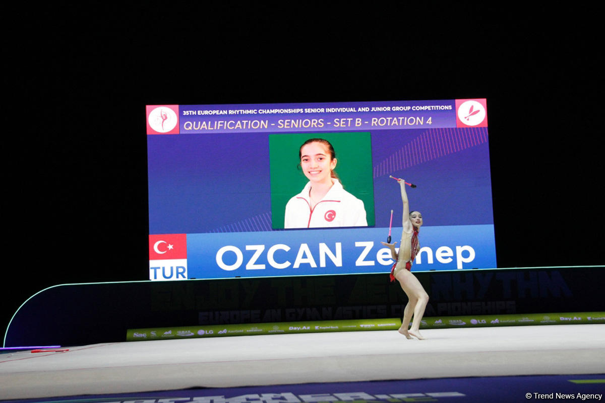 В Национальной арене гимнастики в Баку продолжаются соревнования в рамках третьего дня Чемпионата Европы (ФОТО)