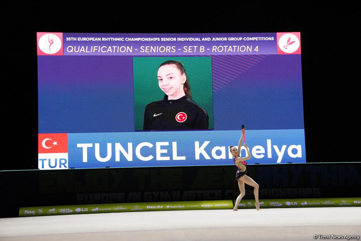 В Национальной арене гимнастики в Баку продолжаются соревнования в рамках третьего дня Чемпионата Европы (ФОТО)