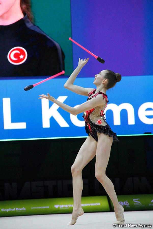 В Национальной арене гимнастики в Баку продолжаются соревнования в рамках третьего дня Чемпионата Европы (ФОТО)