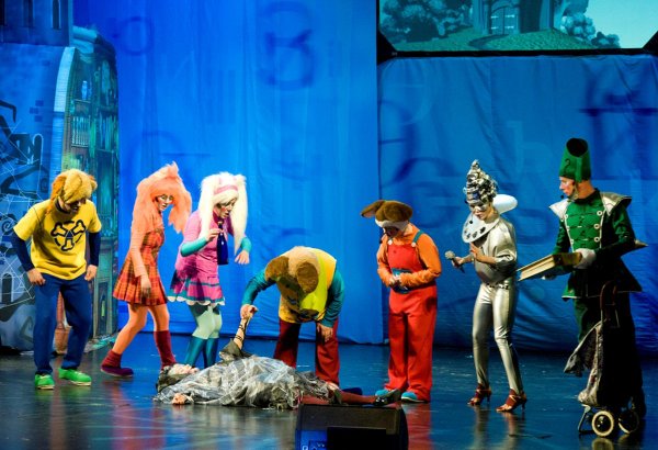 Как Барбоскины спасали книги в Баку (ФОТО)