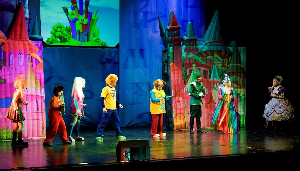 Как Барбоскины спасали книги в Баку (ФОТО)