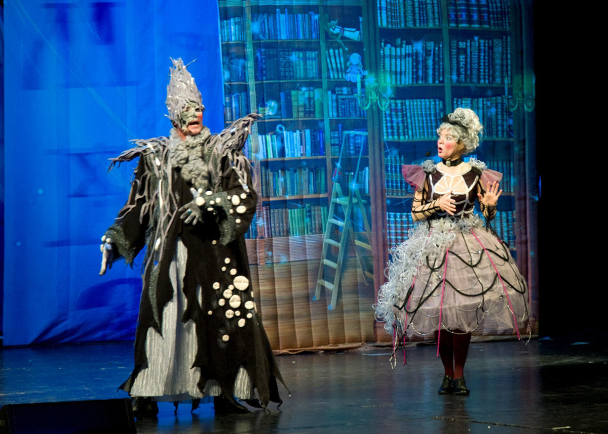 Как Барбоскины спасали книги в Баку (ФОТО)