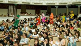 Как Барбоскины спасали книги в Баку (ФОТО)