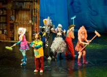 Как Барбоскины спасали книги в Баку (ФОТО)