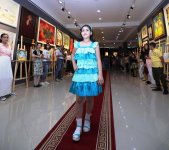 В Баку объединили моду и искусство – получилось очень красиво (ФОТО)