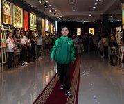 В Баку объединили моду и искусство – получилось очень красиво (ФОТО)