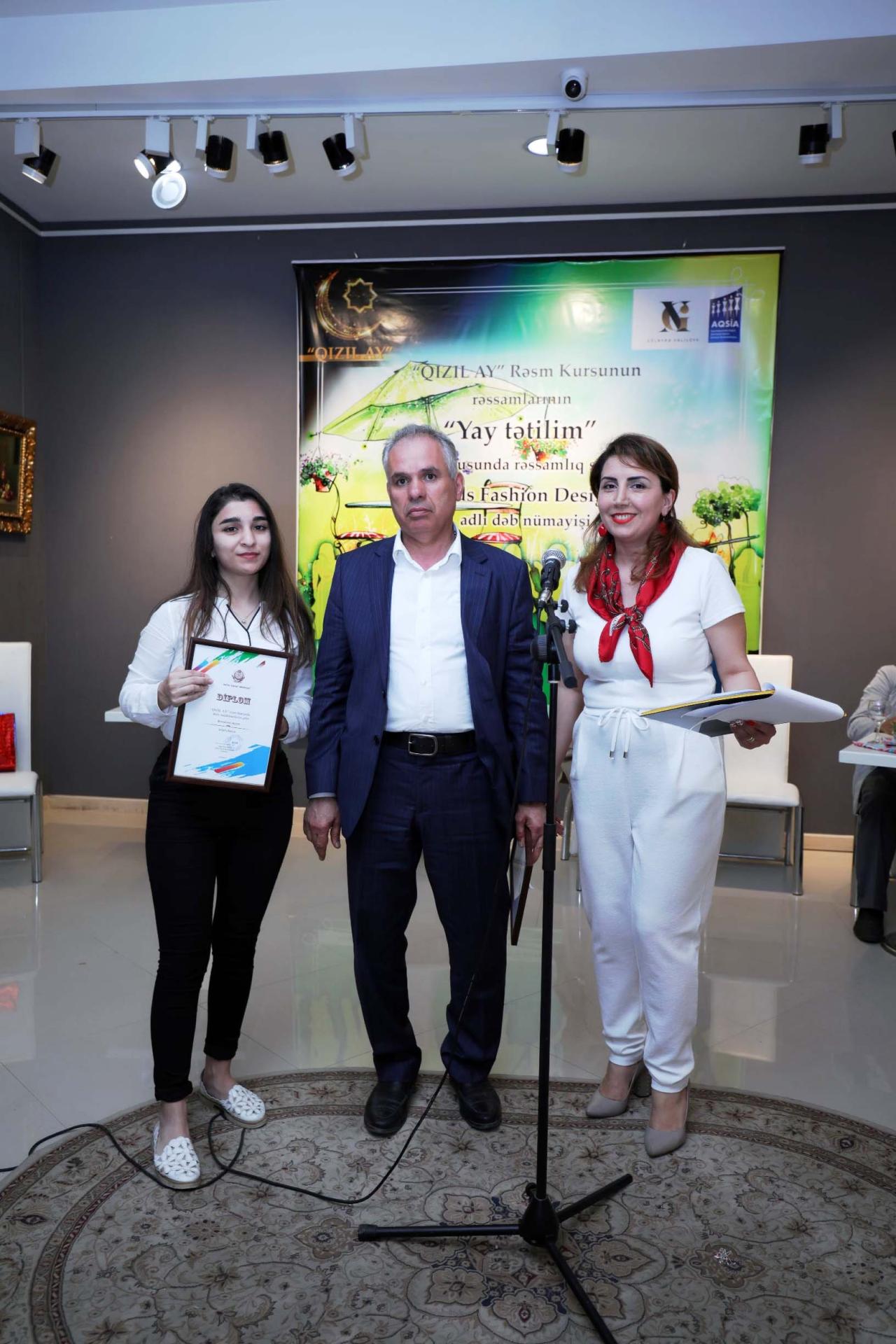 В Баку объединили моду и искусство – получилось очень красиво (ФОТО)