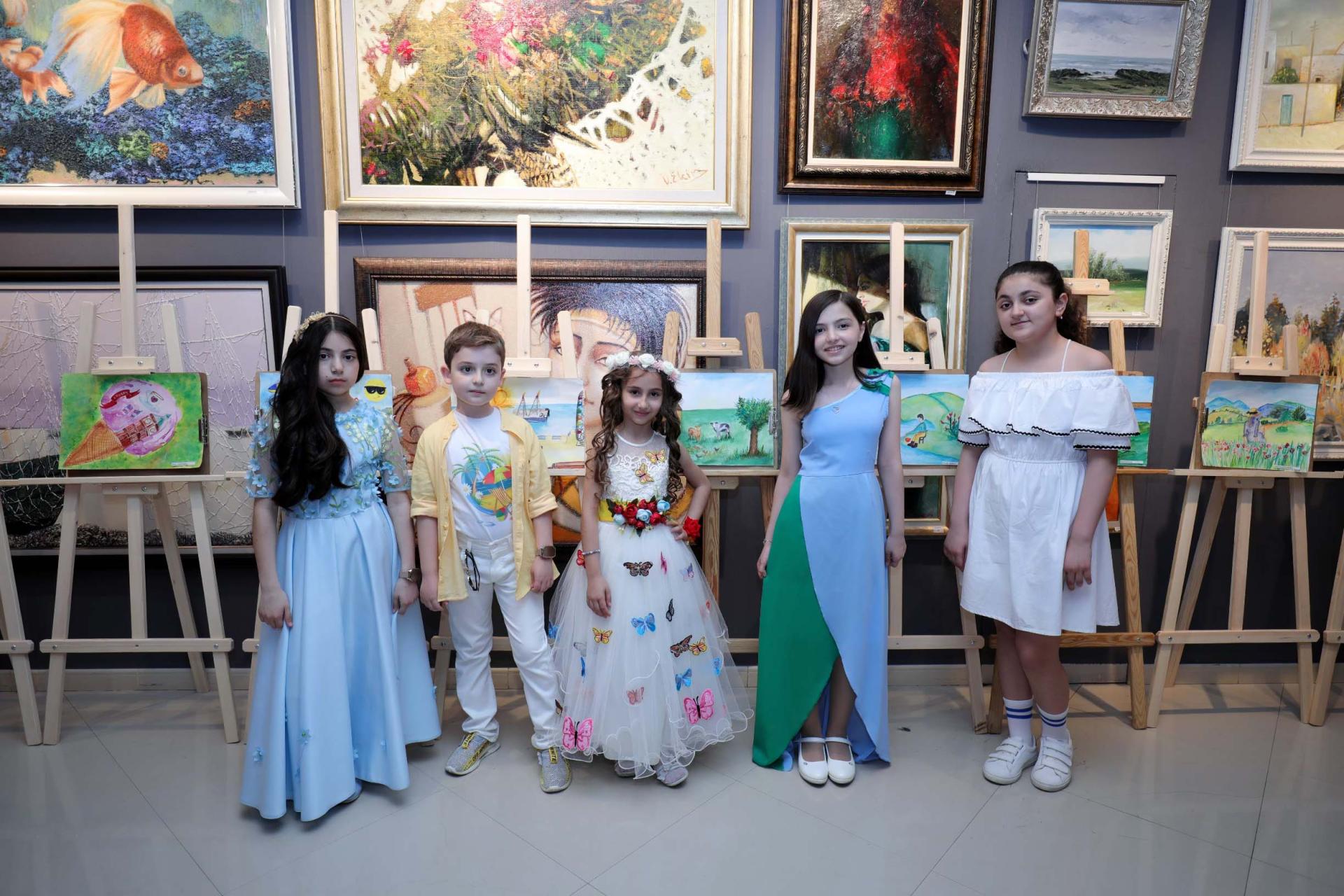 В Баку объединили моду и искусство – получилось очень красиво (ФОТО)