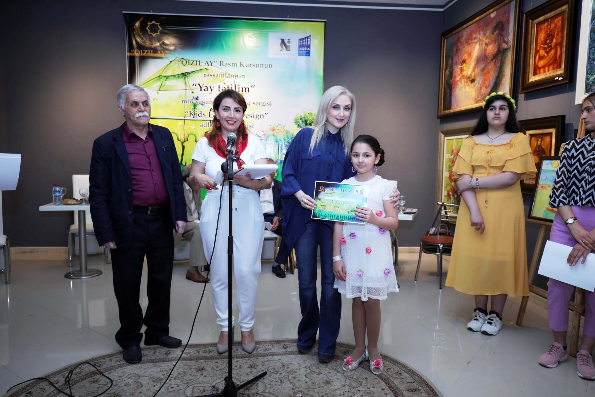 В Баку объединили моду и искусство – получилось очень красиво (ФОТО)