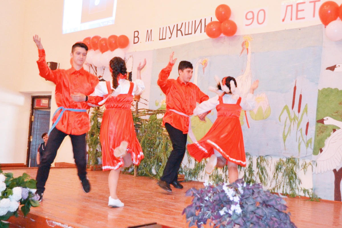 В азербайджанском селе Ивановка отметили 90-летие Василия Шукшина (ФОТО)